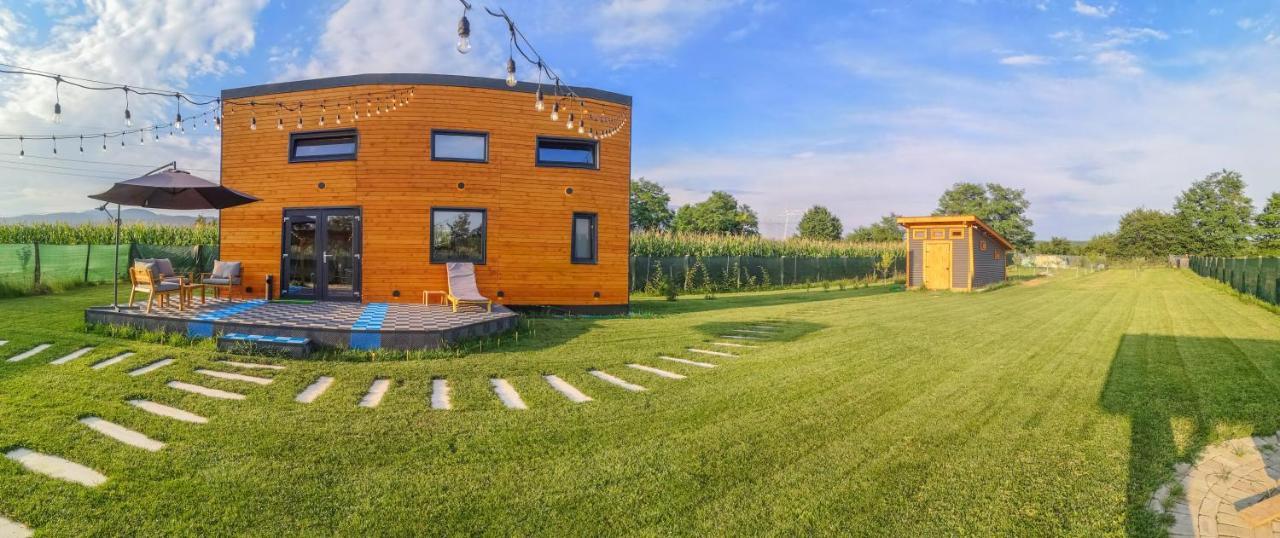 Tiny House - Baia De Fier Hotel Exterior photo