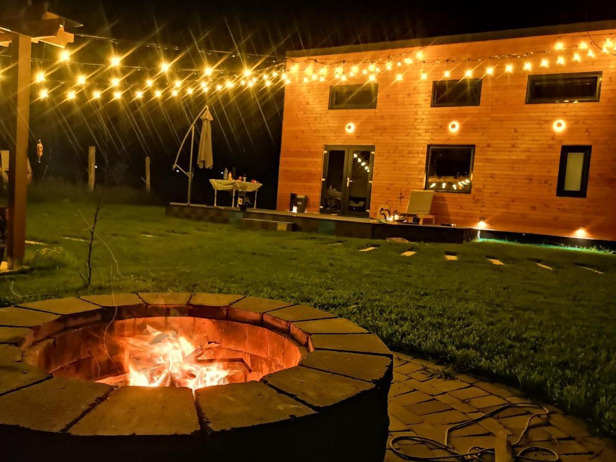 Tiny House - Baia De Fier Hotel Exterior photo