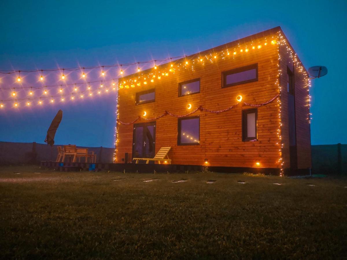 Tiny House - Baia De Fier Hotel Exterior photo
