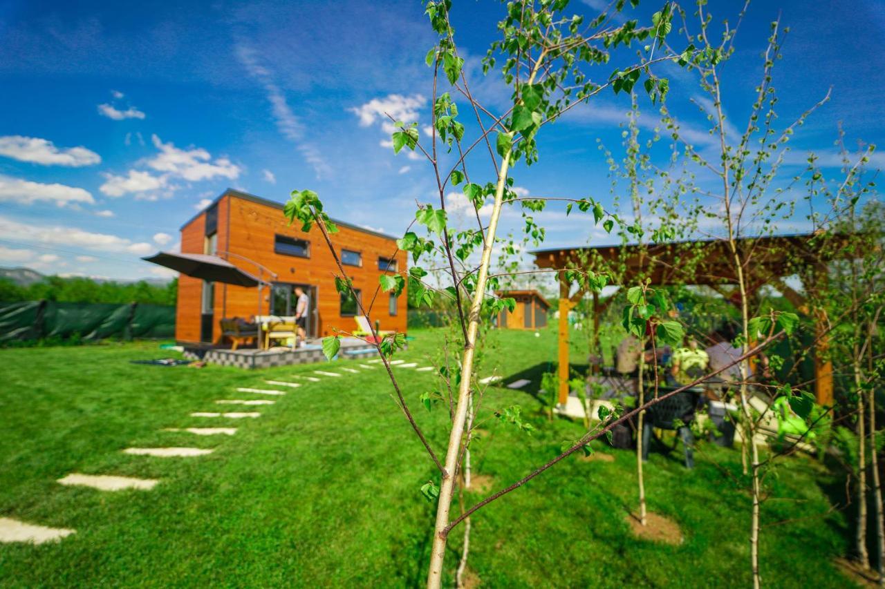 Tiny House - Baia De Fier Hotel Exterior photo
