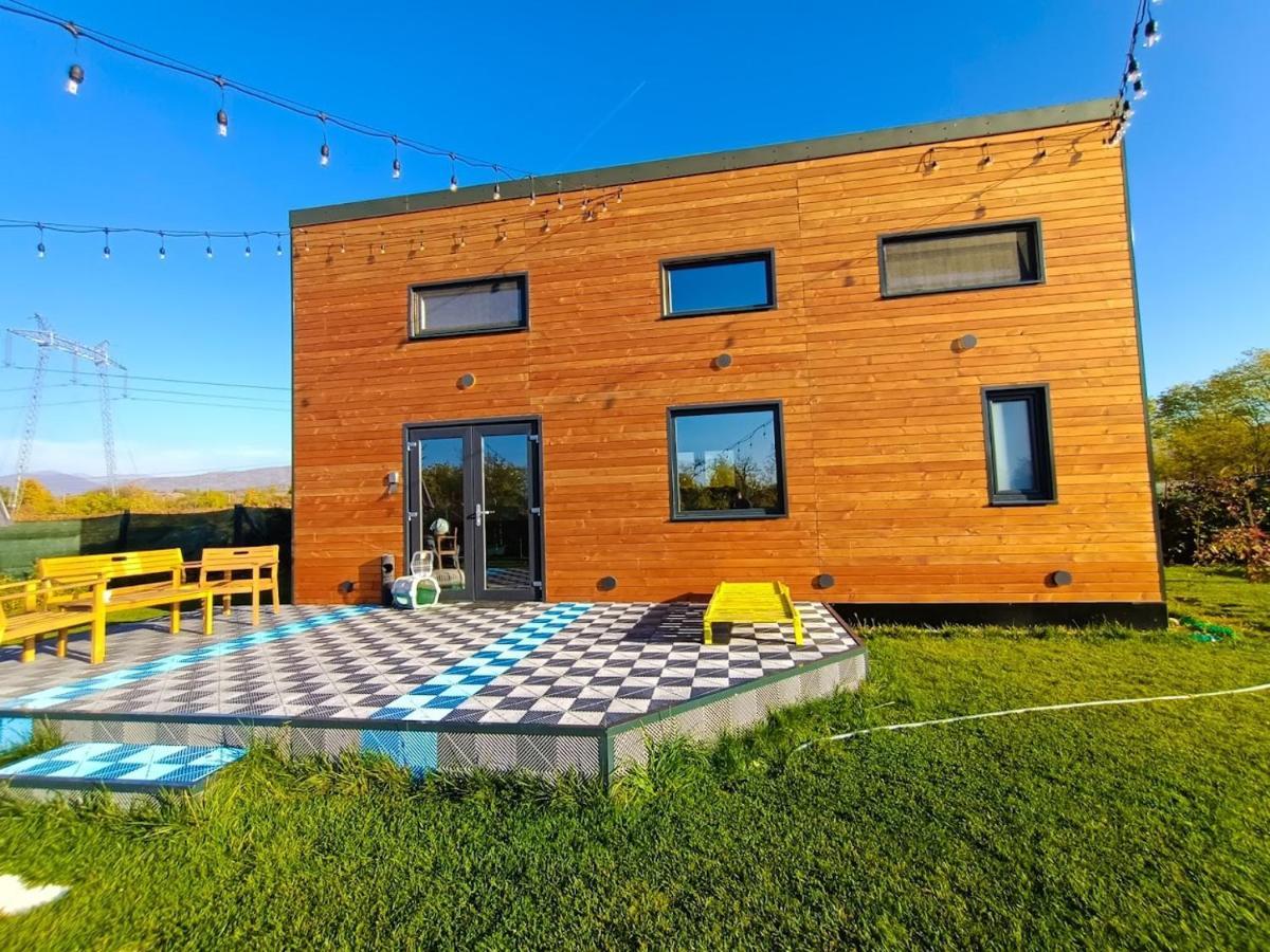 Tiny House - Baia De Fier Hotel Exterior photo
