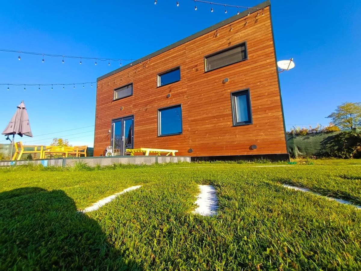 Tiny House - Baia De Fier Hotel Exterior photo